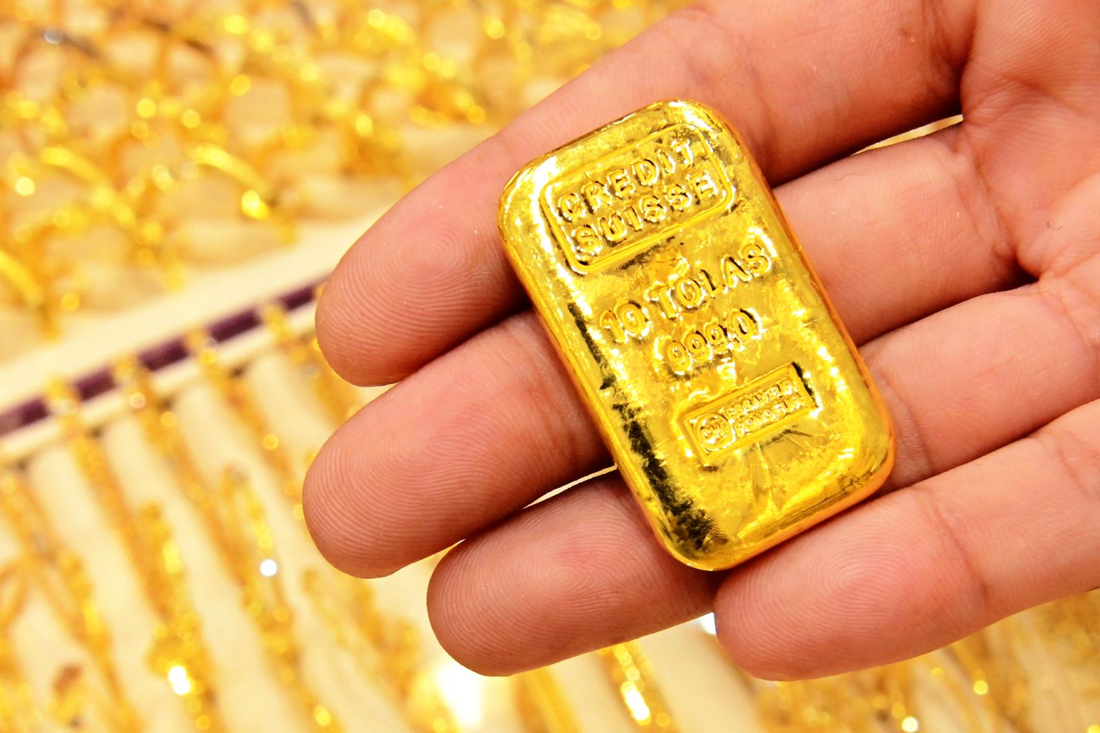 Giá vàng hôm nay 09.12: Giá vàng trong nước bật tăng vượt ngưỡng 67 triệu đồng/lượng