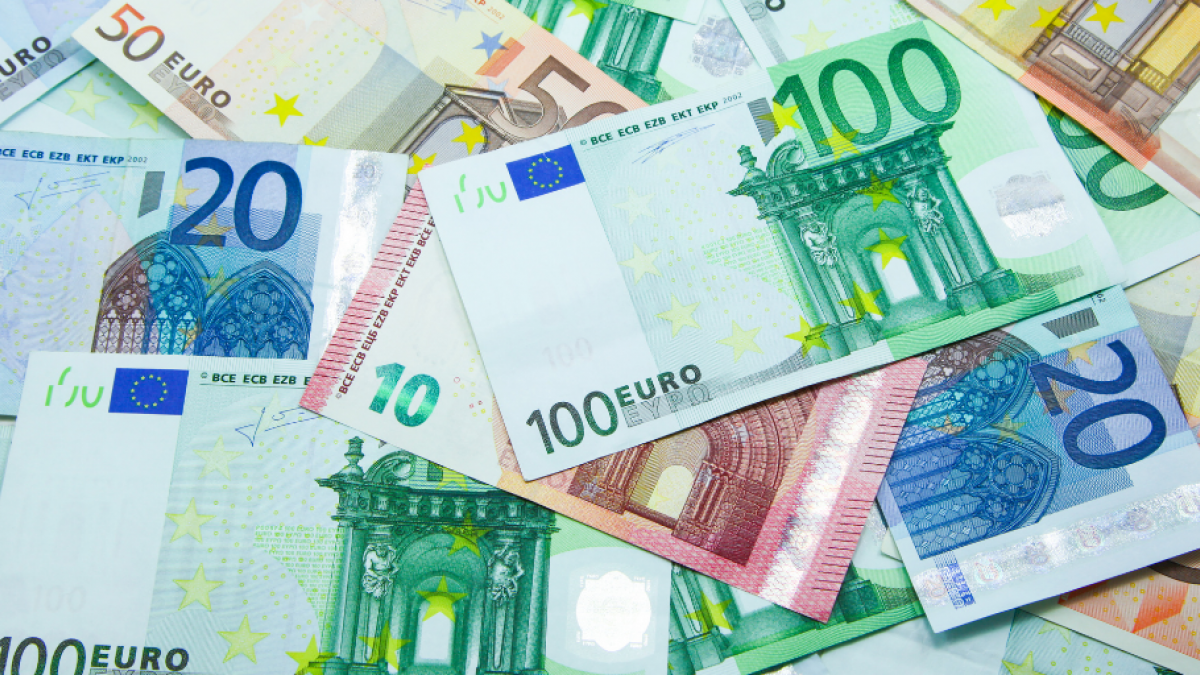 For the euro there is no shortcut to becoming a dominant currency