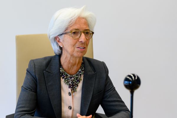 Ngân hàng Trung ương châu Âu tăng lãi suất thêm 50 điểm cơ bản, cam kết tiếp tục thắt chặt vào tháng 3