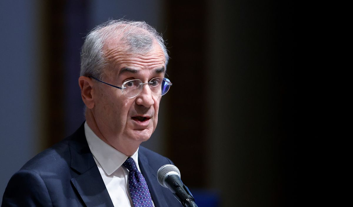 Euro-Zone Likely to Avoid Recession, ECB's Villeroy Says - Bloomberg