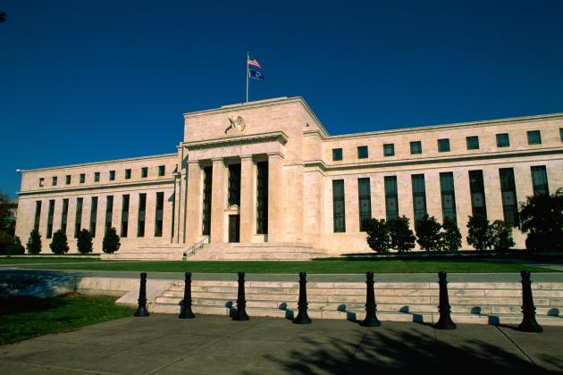 Kiểm soát lạm phát và tăng trưởng kinh tế: Con đường nào cho Fed?