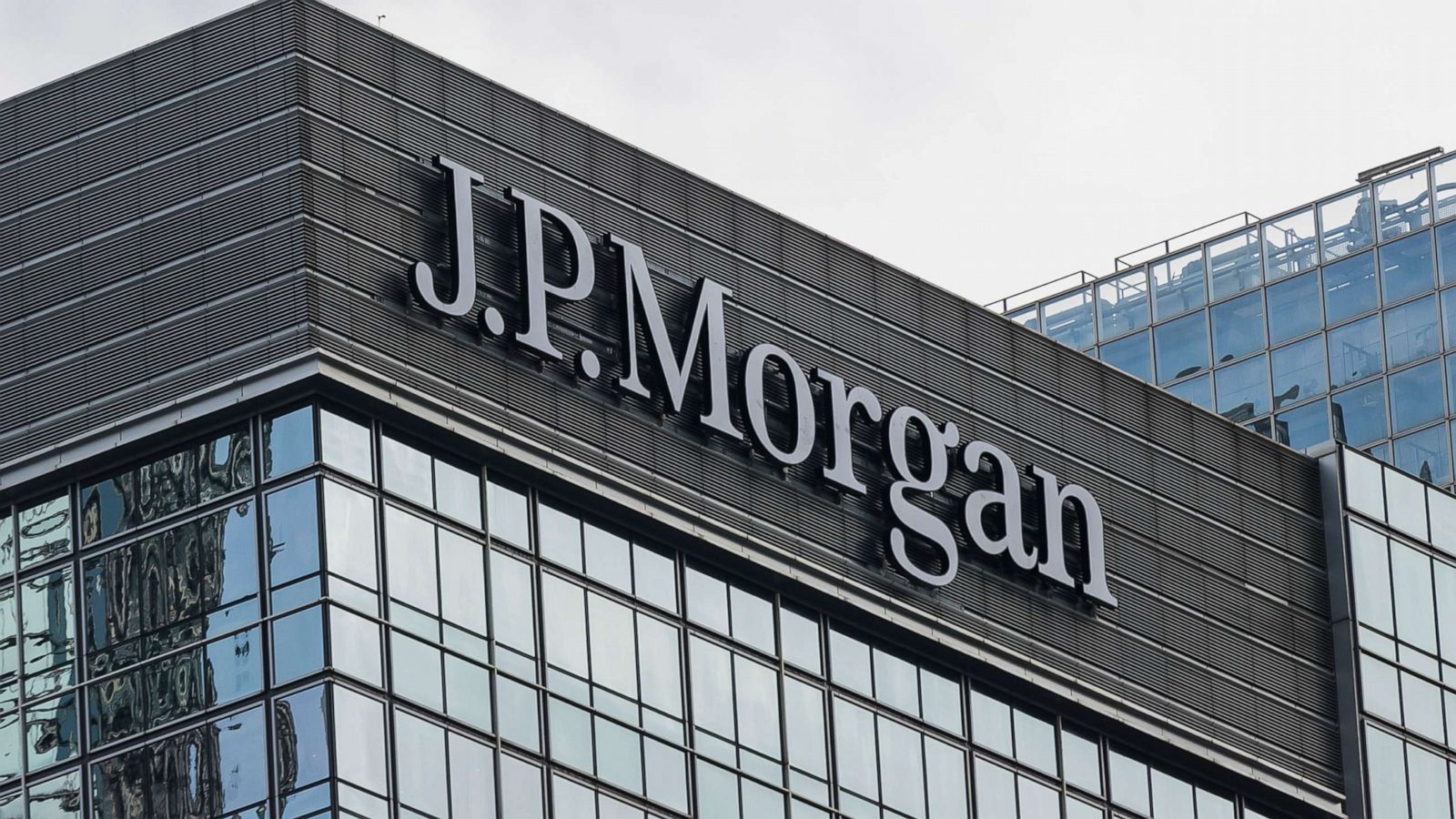 CEO JPMorgan: Bất ổn của ngành ngân hàng vẫn chưa chấm dứt, dự báo còn kéo dài
