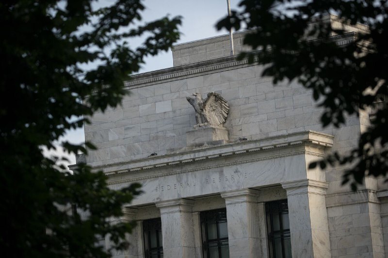 Thị trường trái phiếu đặt cược Fed sẽ "quay xe" sớm để đối phó với rủi ro tín dụng