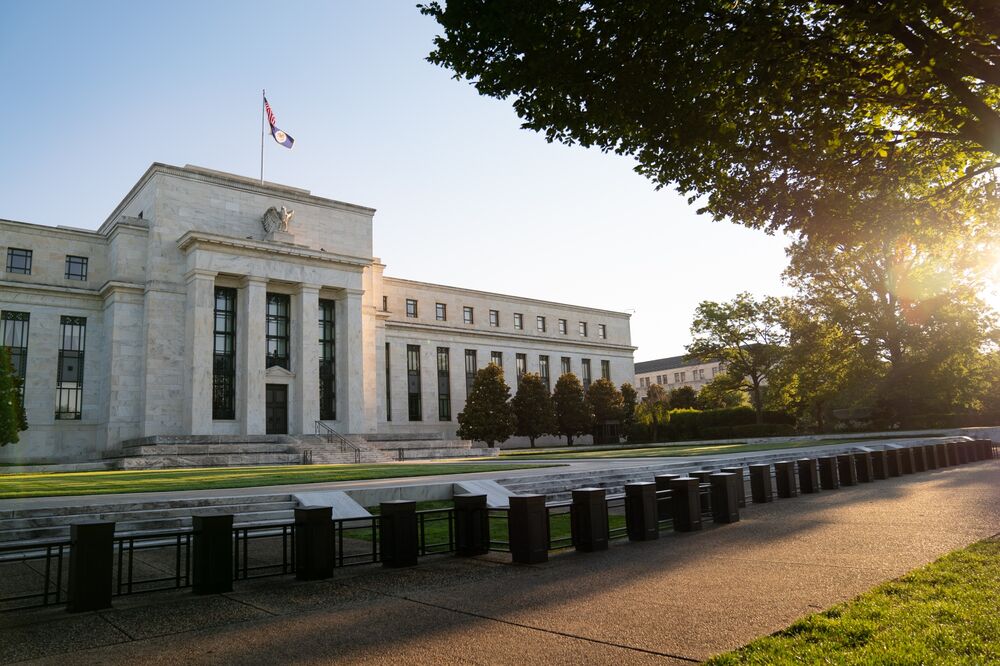 Các quỹ phòng hộ quan tâm tới cổ phiếu trước dữ liệu lạm phát và quyết định của Fed
