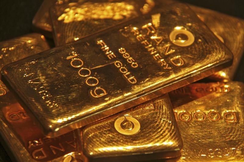 Giá vàng tiến sát $2,000, chạm mức cao nhất trong 2 tháng