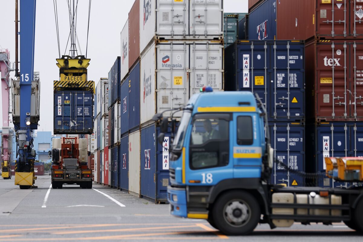 Nhật Bản bất ngờ ghi nhận thặng dư thương mại trong tháng 6