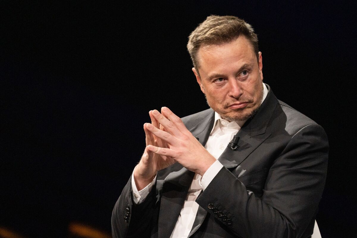Cổ phiếu Tesla giảm mạnh, tài sản của Elon Musk "bốc hơi" 20 tỷ USD