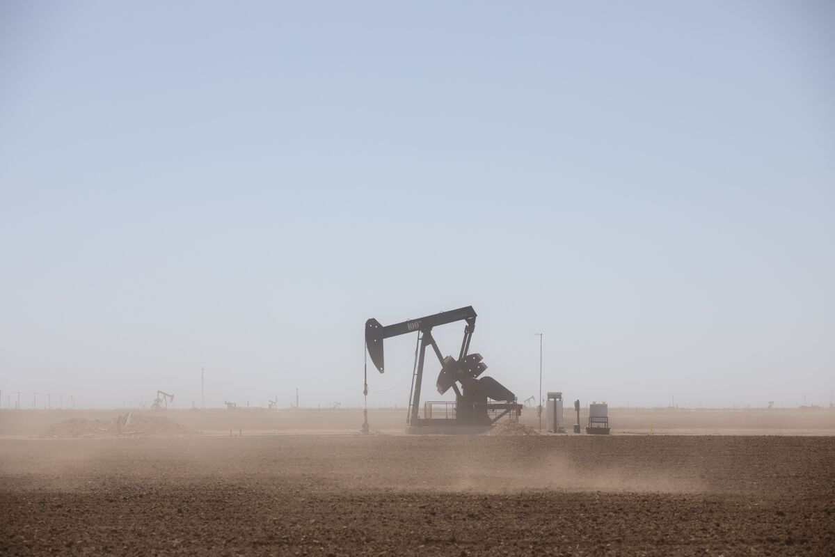 Giá dầu đi ngang trước những lo ngại từ Trung Quốc