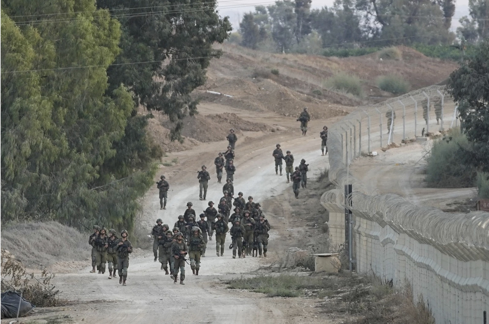 Israel chuẩn bị tấn công trên bộ vào Gaza, không dừng phong tỏa vì nhân đạo