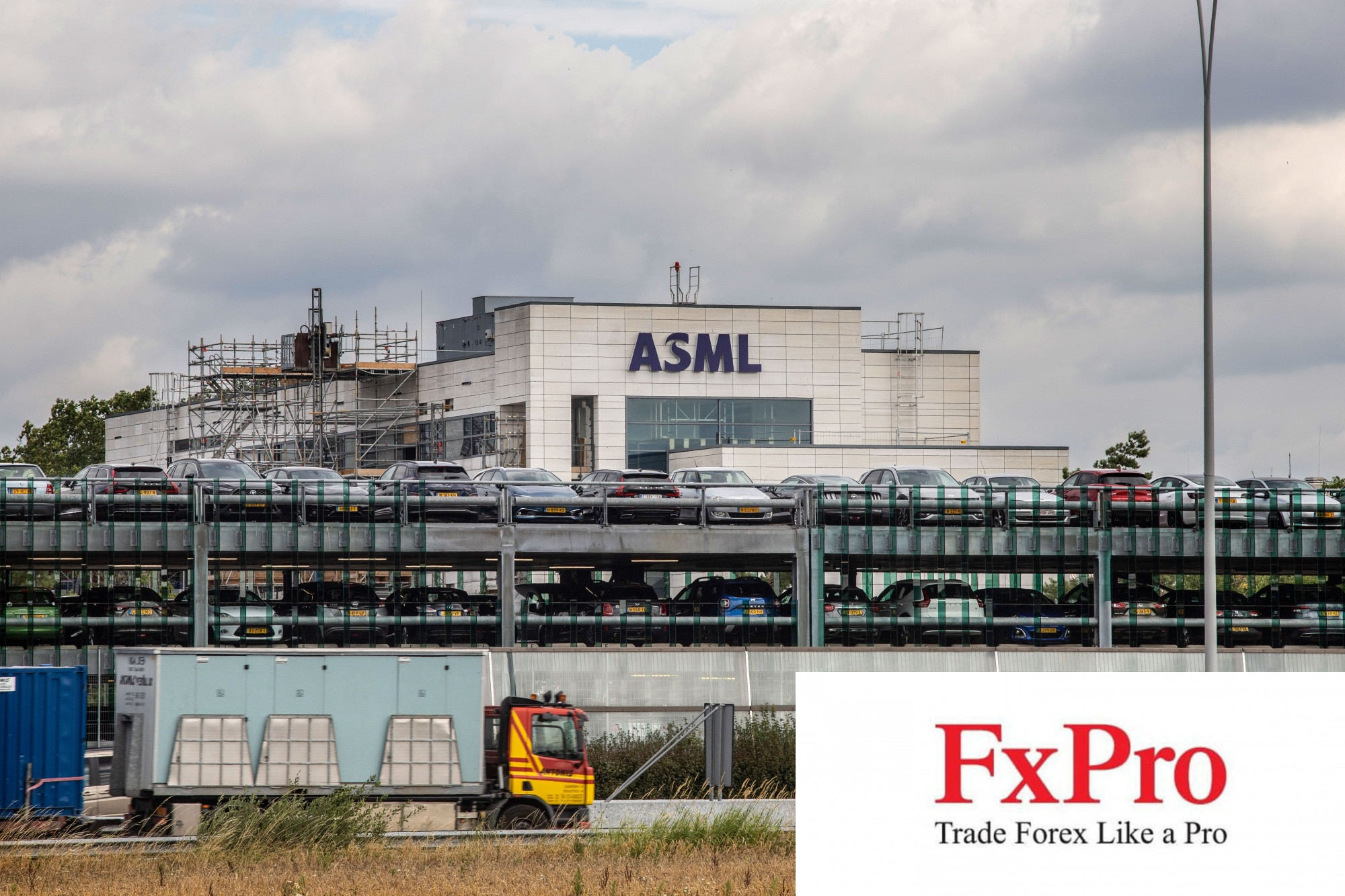 ASML Holding hủy chuyến hàng sang Trung Quốc theo yêu cầu từ chính quyền