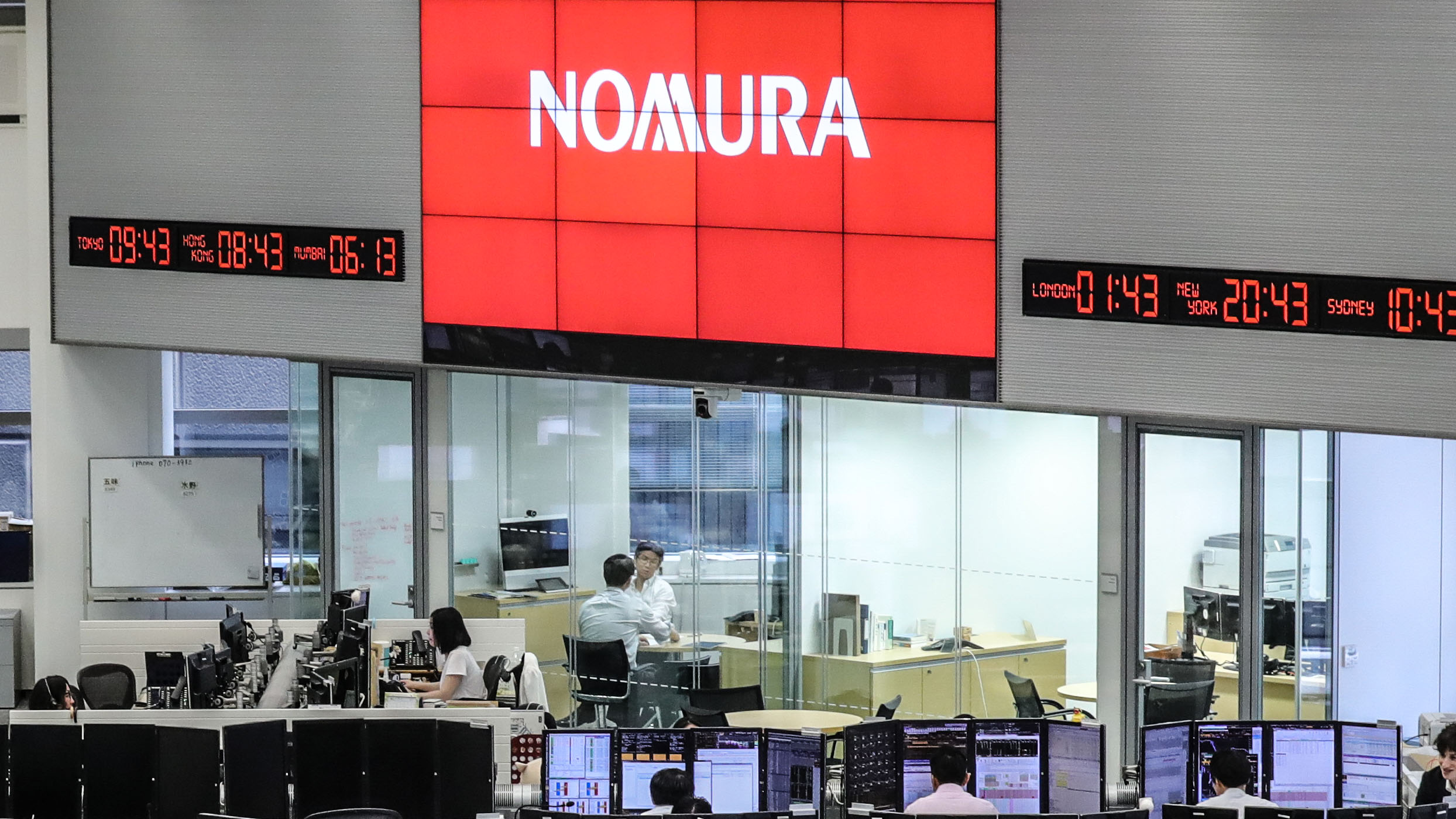 Nomura Holdings: Sự phục hồi chứng khoán Trung Quốc làm chậm đà chuyển dịch vốn vào Nhật Bản