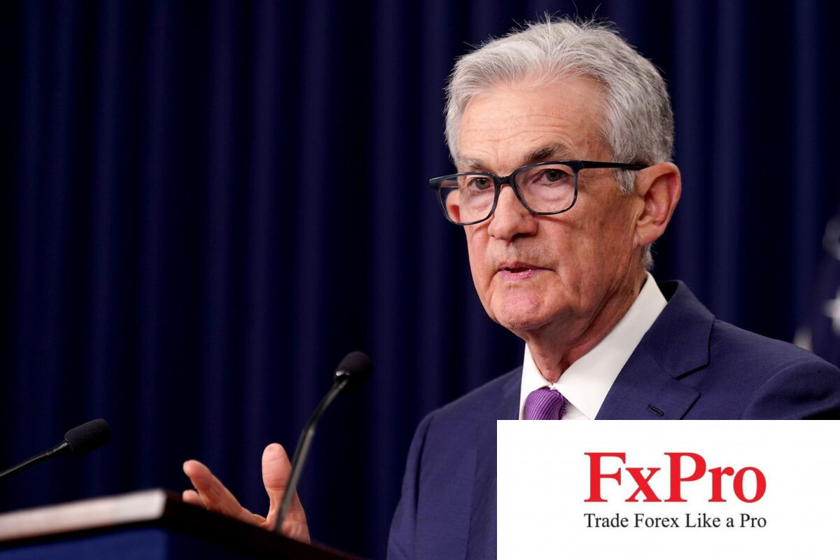 Chủ tịch Fed Powell một lần nữa củng cố quan điểm ''không vội cắt giảm lãi suất''