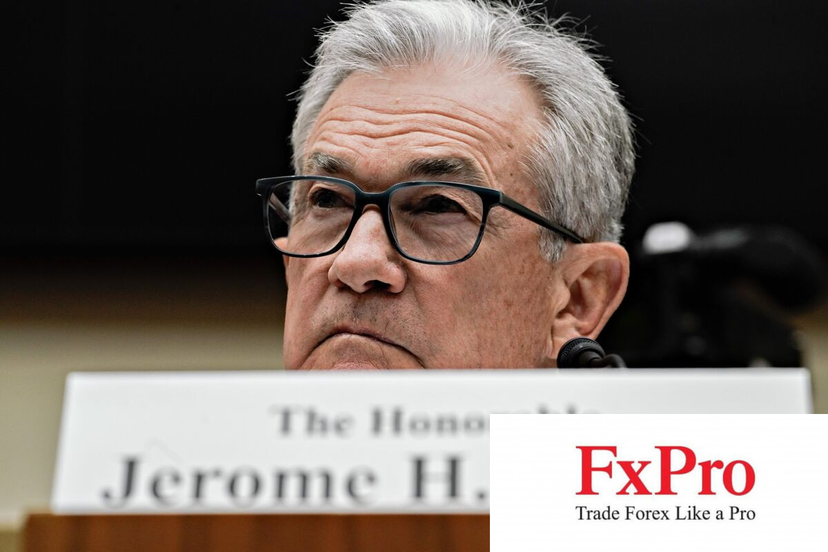 Gánh nặng đè lên vai chủ tịch Fed Powell trước khi phiên điều trần sắp diễn ra