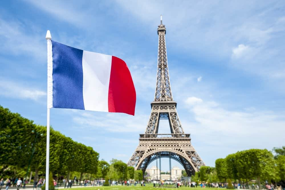 French flag: 5 interesting facts and where to buy one online - Wise