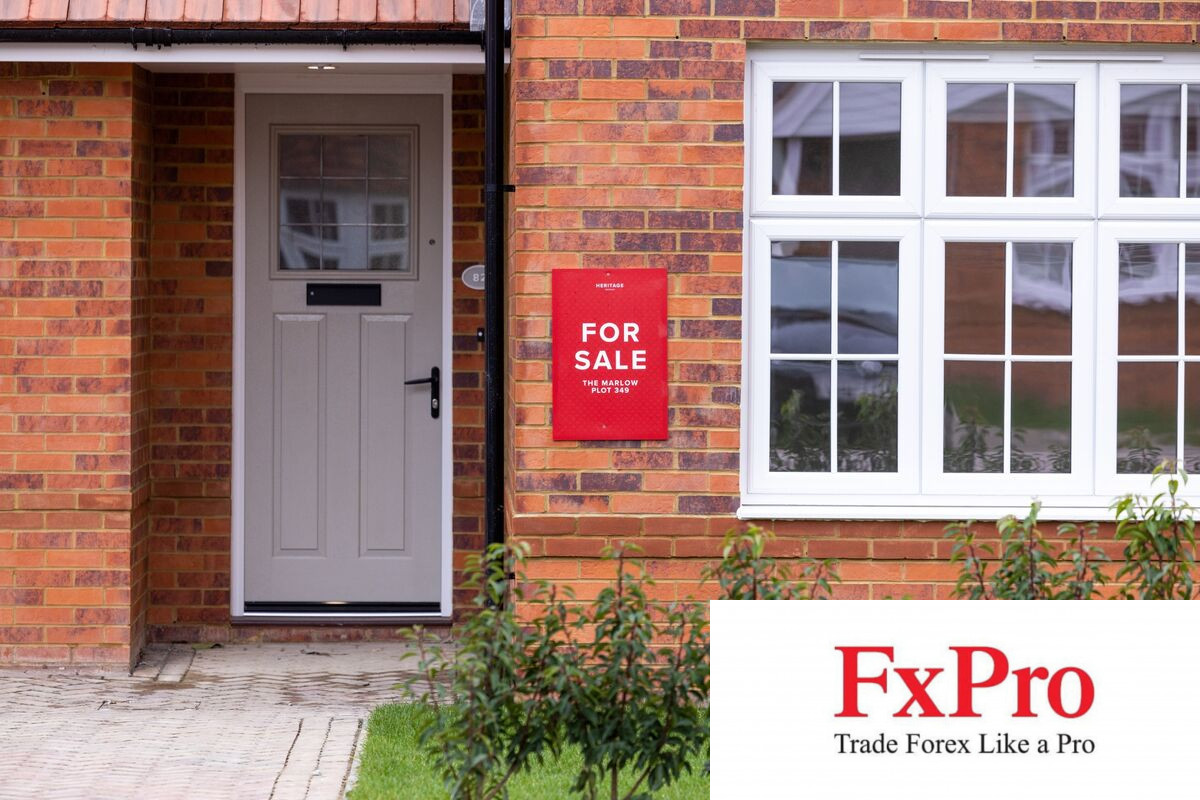 Giá nhà tại Anh giảm lần đầu tiên sau ba tháng