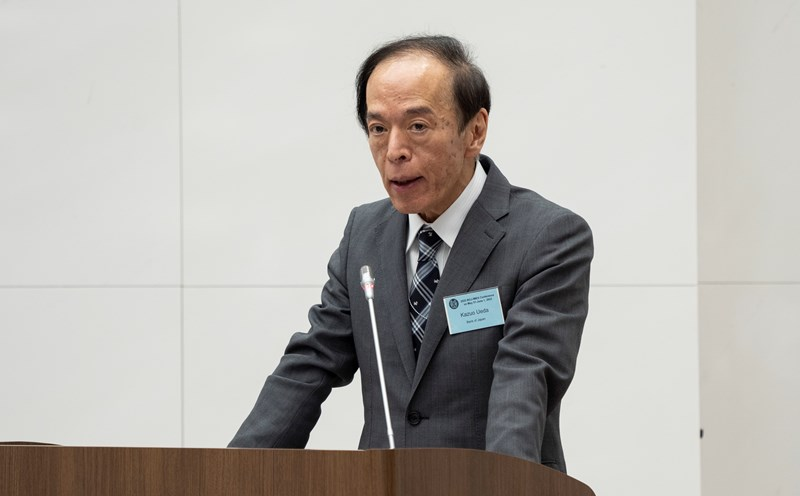Đồng Yên suy yếu, Thống đốc Ngân hàng Nhật Bản nhận chỉ trích