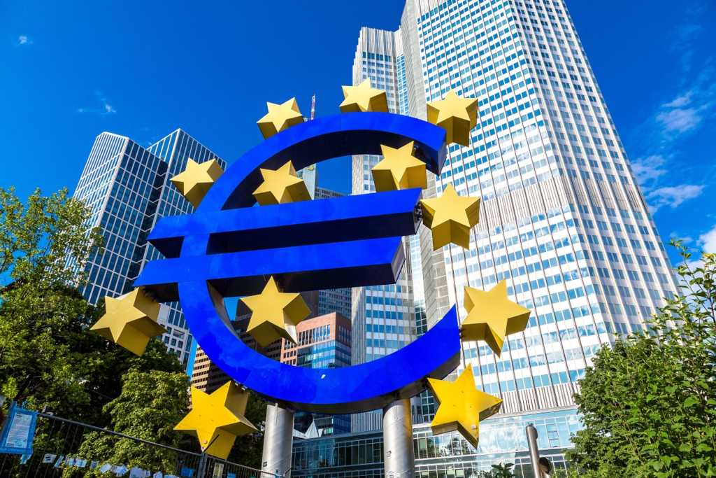 ECB họp chính sách giữa những lo ngại về triển vọng kinh tế Eurozone