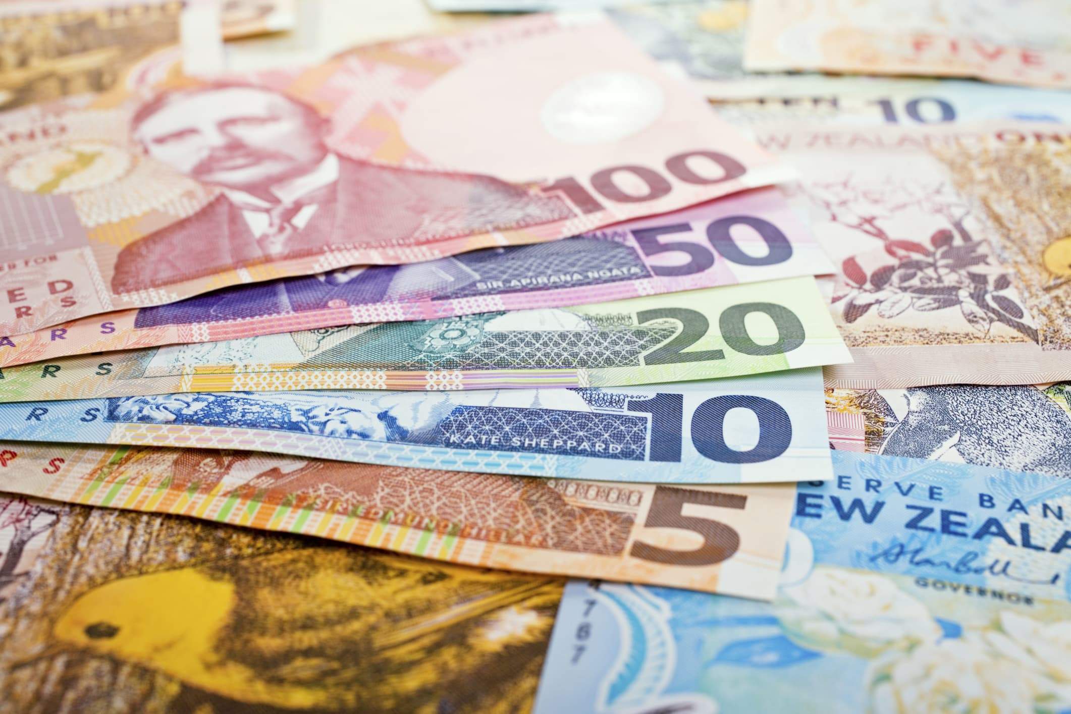 NZD/USD ảm đạm: Dao động quanh ngưỡng 0.5600 khi phe bán vẫn đang chiếm ưu thế NZD/USD ảm đạm: Dao động quanh ngưỡng 0.5600 khi phe bán vẫn đang chiếm ưu thế