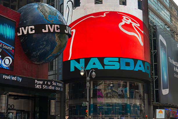 Nasdaq đạt đỉnh lịch sử mới, thị trường chứng khoán toàn cầu chuyển từ lo ngại sang hưng phấn